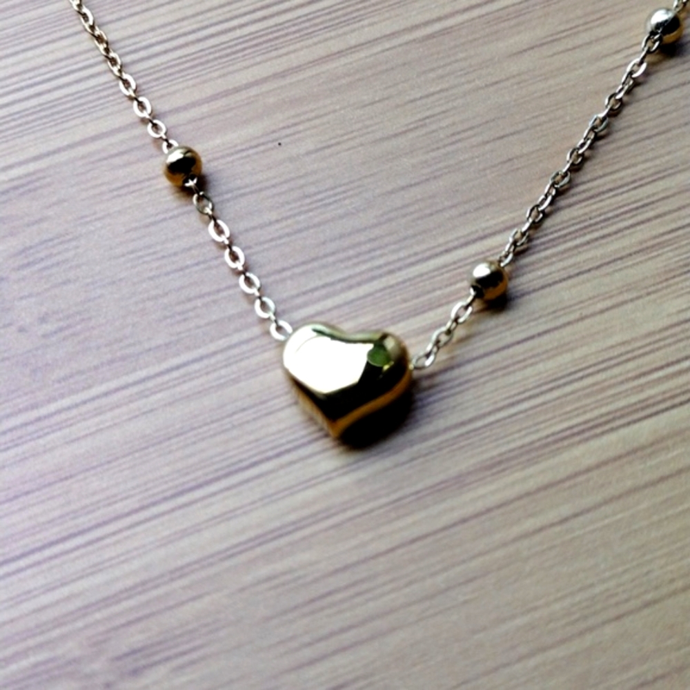 18 KT Gold Over Titanium Heart Necklace - Picture 3 of 4